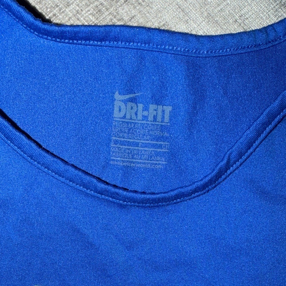 Nike Dri-FIT Womens L Blue One Step Closer To Greatness Graphic Training Tank - Picture 2 of 3
